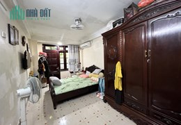 Bán nhà Lý Thường Kiệt, Hoàn Kiếm 40m, 5 tầng, gần phố, giá 11 tỷ. LH: 0366051369