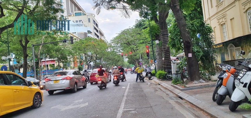 Bán nhà Lý Thường Kiệt, Hoàn Kiếm 40m, 5 tầng, gần phố, giá 11 tỷ. LH: 0366051369