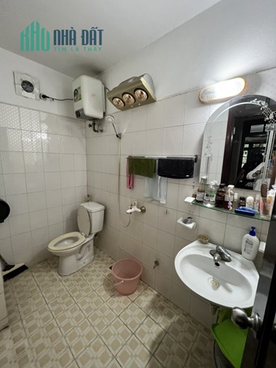 Bán nhà Lý Thường Kiệt, Hoàn Kiếm 40m, 5 tầng, gần phố, giá 11 tỷ. LH: 0366051369