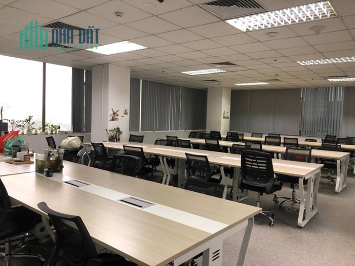 Cho thuê văn phòng 178m2 full nội thất tòa Hoàng Linh, Duy Tân, Cầu Giấy
