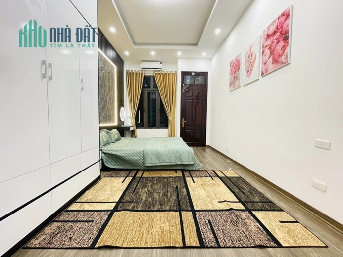 3 bán Nhà Đẹp ngõ 175 Lạc Long Quân 35m2 – Lô Góc – Ô Tô Đỗ Cửa
