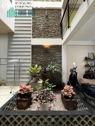 - BANK DZÍ QUÁ- Hơn 14TỶ–NGUYỄN TRI PHƯƠNG- Quận 5- 2Tầng-85m2- Gần Mặt Tiền, Vào Ở Ngay