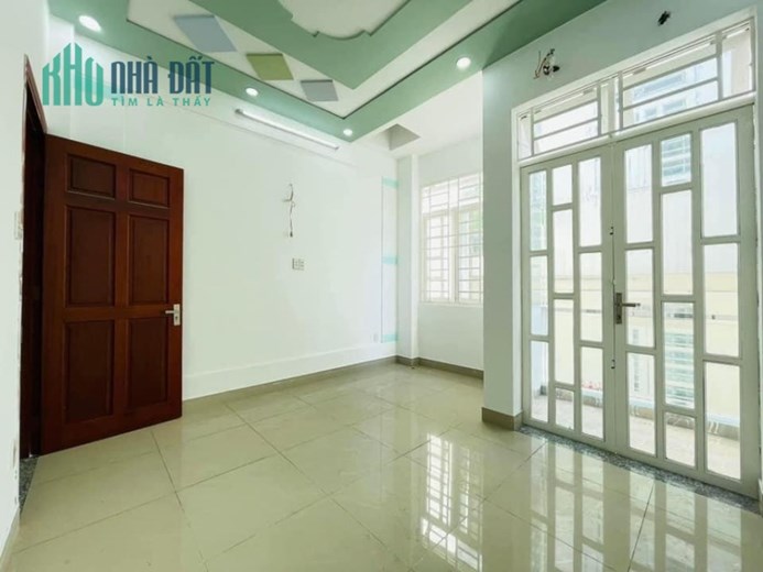 Nhà hiếm Tống Văn Hên, Tân Bình, 40m2,  3 tầng, xe hơi đỗ cổng, chỉ 4,1 tỷ