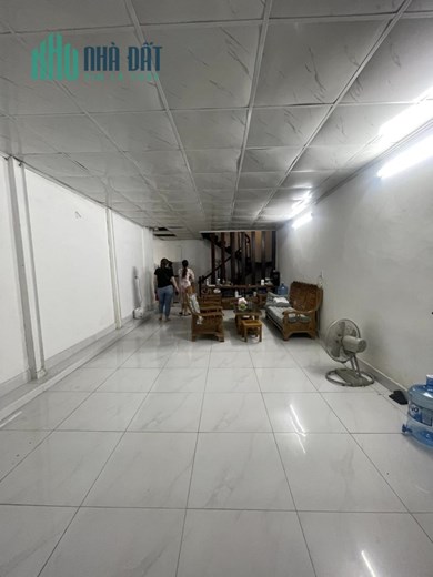 Chỉ Với 3,9 tỷ Có Ngay Nhà 3 Mặt Thoáng Lương Định Của 65m x 3 Tầng, Sđcc