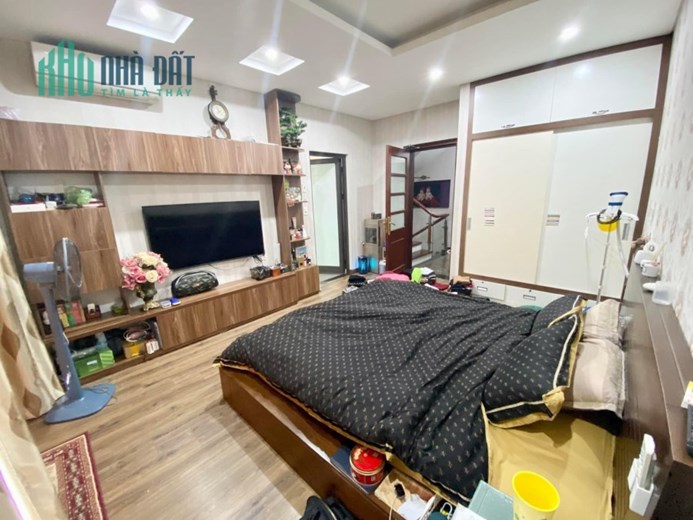 BÁN BIỆT THỰ PHỐ GIẢI PHÓNG, VIP, VIEW VƯỜN HOA, Ô TÔ TRÁNH, Ở SƯỚNG, KINH DOANH ĐỈNH, 135M2*MT6M *