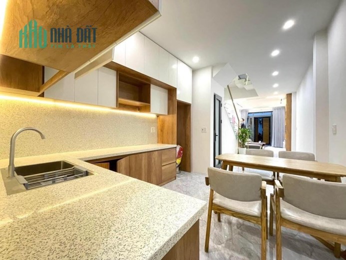 Bán nhà2  mặt tiền Huỳnh Ngọc Huệ 5 tỷ