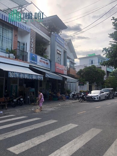 Bán nhà2  mặt tiền Huỳnh Ngọc Huệ 5 tỷ