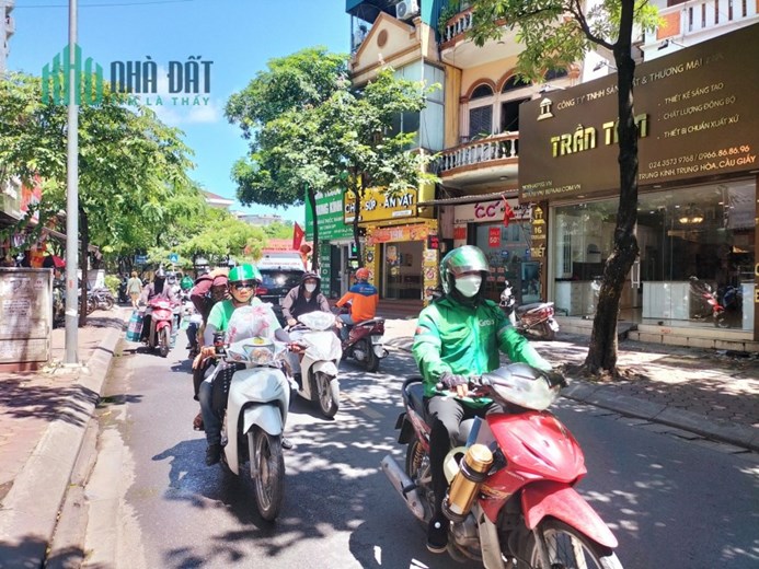 CHO THUÊ - MẶT PHỐ TRUNG KÍNH - GẦN TRẦN DUY HƯNG - 141M2 - 5 TẦNG - MẶT TIỀN 6M