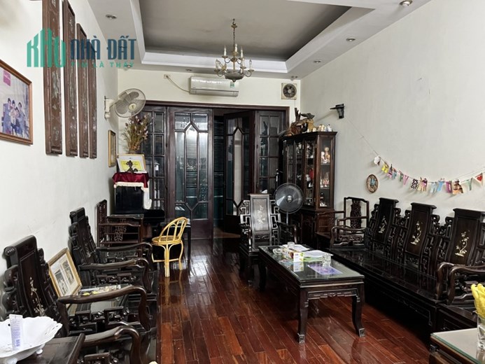 Bán nhà mặt phố Lê Đại Hành 42m, MT 4m, Cafe, KD đỉnh, giá 24 tỷ. LH: 0366051369