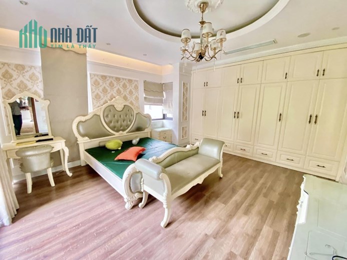 Bán nhà biệt thự đường Thành Thái,Dương Đình Nghệ dt 270m2 x 5 t giá hơn 70 tỷ