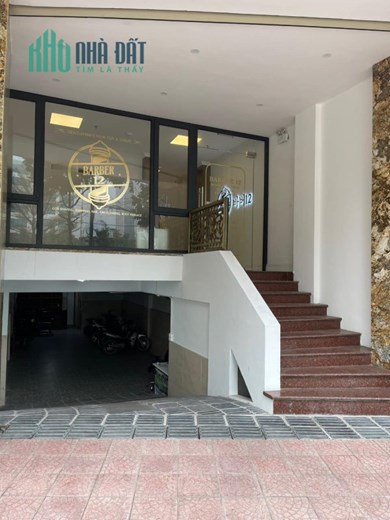 Bán nhà mặt phố Dương Đình Nghệ, phố lớn, vỉa hè lớn, kinh doanh, 8 tầng thang máy, 110m, 62 tỷ.