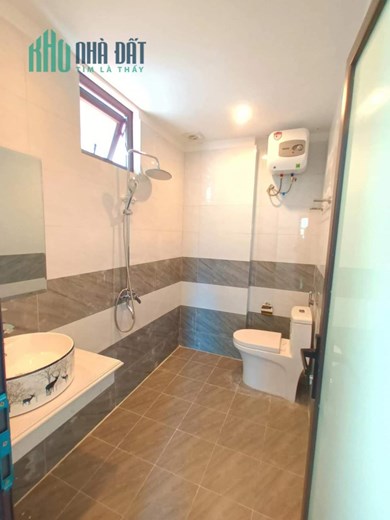 NHỈNH 3 TỶ LÔ GÓC 5 TẦNG MỚI ĐẸP, Ô TÔ TRÁNH VÀI BƯỚC KV THẠCH BÀN - LONG BIÊN