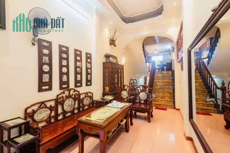 Bán nhà quận Hai Bà Trưng, phân lô, ô tô tránh, nhà dân xây 5 tầng 85m2, giá bán chưa đến 100tr/m2.