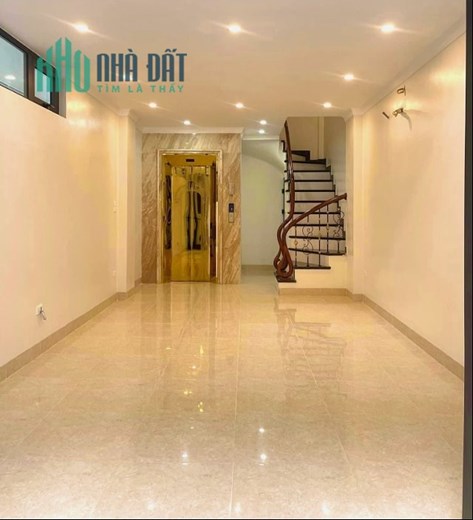 Bán nhà Lâm Du 37m2 x5 tầng, mới xây, thang máy, ô tô đỗ, vài bước ra phố