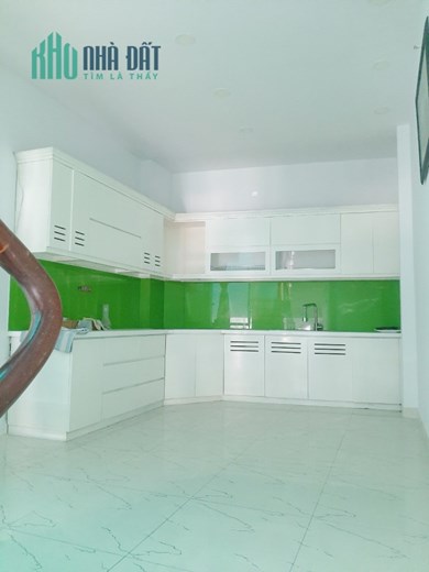 Cho thuê NNC đường Dã Tượng P10.Q8. Giá 16 triệu