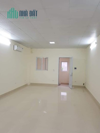 Chính chủ nhờ bán căn nhà Triều Khúc ngõ kinh doanh oto vào nhà  45m2 nhà 5 tầng giá chào  7  tỷ