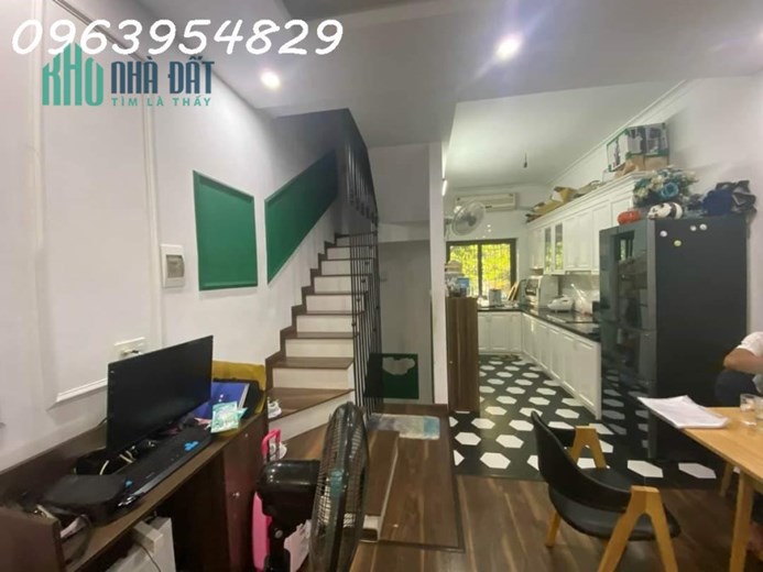 KINH DOANH SIÊU ĐỈNH, MẶT NGÕ PHÂN LÔ Ô TÔ ĐỖ, NHÀ ĐẸP Ở NGAY, ĐÊ LA THÀNH - ĐỐNG ĐA CHỈ 7.6 TỶ