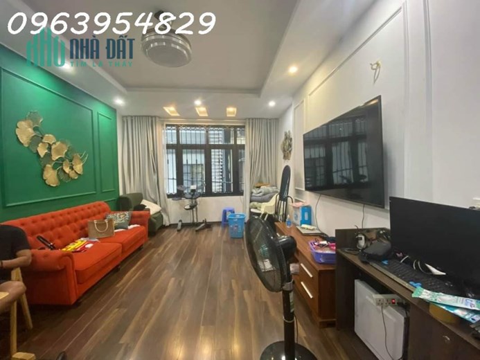 KINH DOANH SIÊU ĐỈNH, MẶT NGÕ PHÂN LÔ Ô TÔ ĐỖ, NHÀ ĐẸP Ở NGAY, ĐÊ LA THÀNH - ĐỐNG ĐA CHỈ 7.6 TỶ