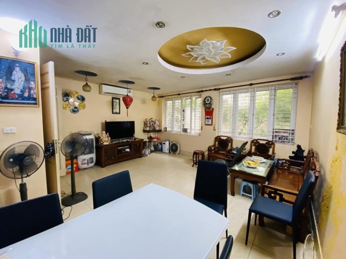 BÁN NHÀ PHÂN LÔ TRẦN QUỐC HOÀN - CẦU GIẤY - Ô TÔ TRÁNH - NHÀ ĐẸP Ở NGAY. CẦN BÁN GẤP 13.8 TỶ.
Diện