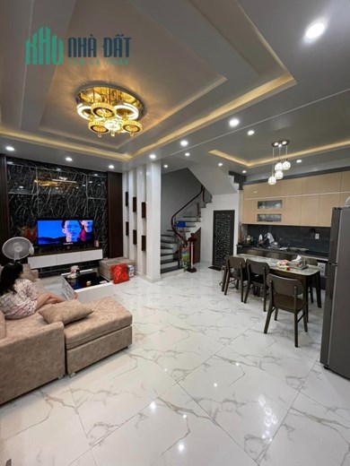 Bán nhà ngõ 213 Thiên Lôi, diện tích 48m 4 tầng, mới đẹp, GIÁ 2.69 tỉ