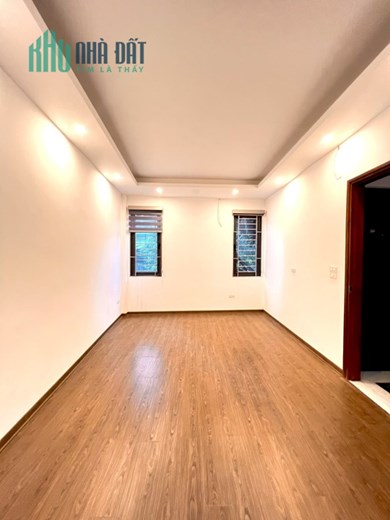 Bán nhà Minh Khai , giảm chào 300tr còn 3,8 tỷ , 45m2 , mặt tiền 6,3m dài như người mẫu