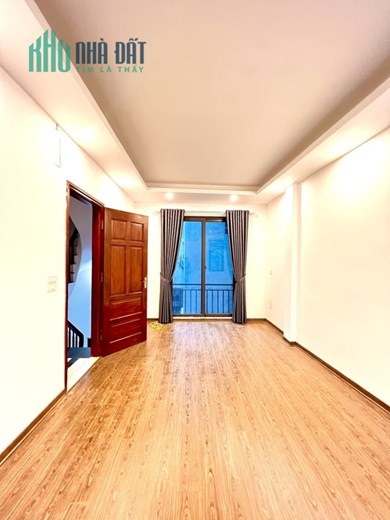 Bán nhà Minh Khai , giảm chào 300tr còn 3,8 tỷ , 45m2 , mặt tiền 6,3m dài như người mẫu