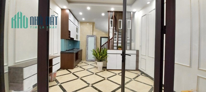 Bán nhà Thanh Nhàn , Giá giảm chào 300tr , 46m2 , mặt tiền 6,2m , chỉ 3,7 tỷ , 10m ra ngõ ô tô tránh