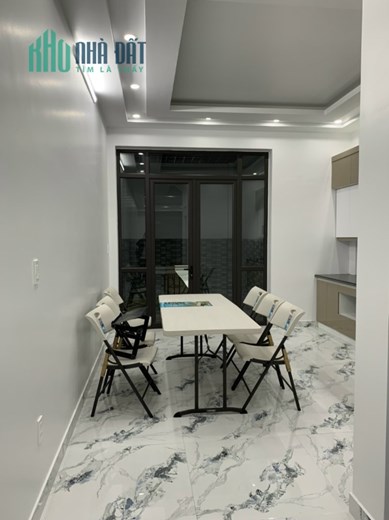 Bán nhà ngõ 254 Văn Cao, ngõ ô.tô đỗ cửa, diện tích 80m 5 tầng GIÁ 6.6 tỉ