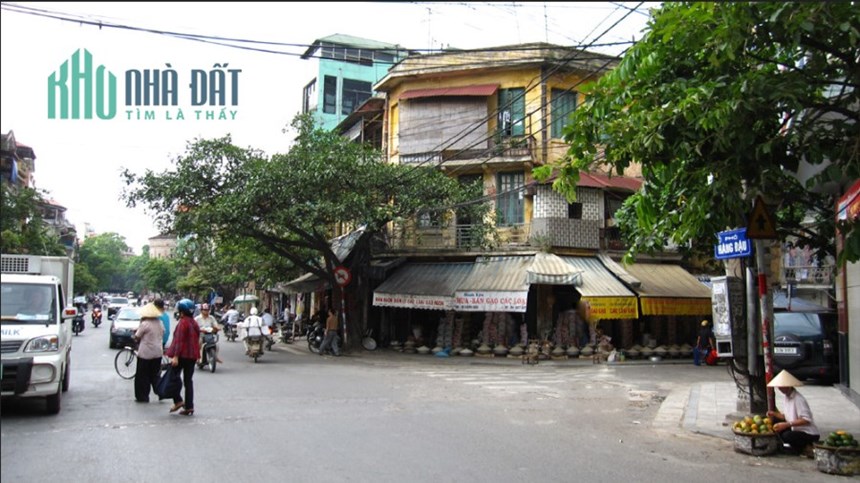 BÁN NHÀ MẶT PHỐ 04 Ô TÔ TRÁNH QUẬN HOÀN KIẾM MẶT TIỀN 5.5M 90M2.