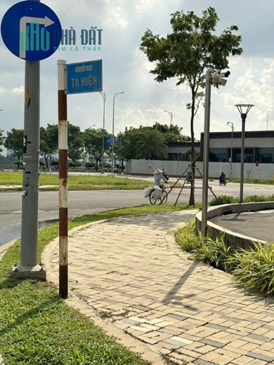 CẦN BÁN GẤP - MẶT TIỀN ĐẢO KIM CƯƠNG, NGAY UBND QUẬN 2 - đ. TẠ HIỆN - TÒA BUILDING 9 TẦNG - GIÁ CHỈ