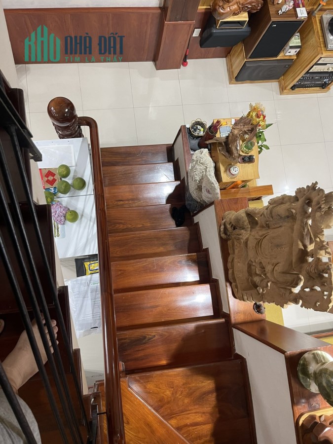 Nhà Góc Kiệt nhựa Ô tô thông Nguyễn Hoàng, 60m2, 3 tầng, đẹp, KD, nhỉnh 4 tỷ