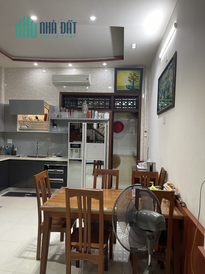 Nhà Góc Kiệt nhựa Ô tô thông Nguyễn Hoàng, 60m2, 3 tầng, đẹp, KD, nhỉnh 4 tỷ