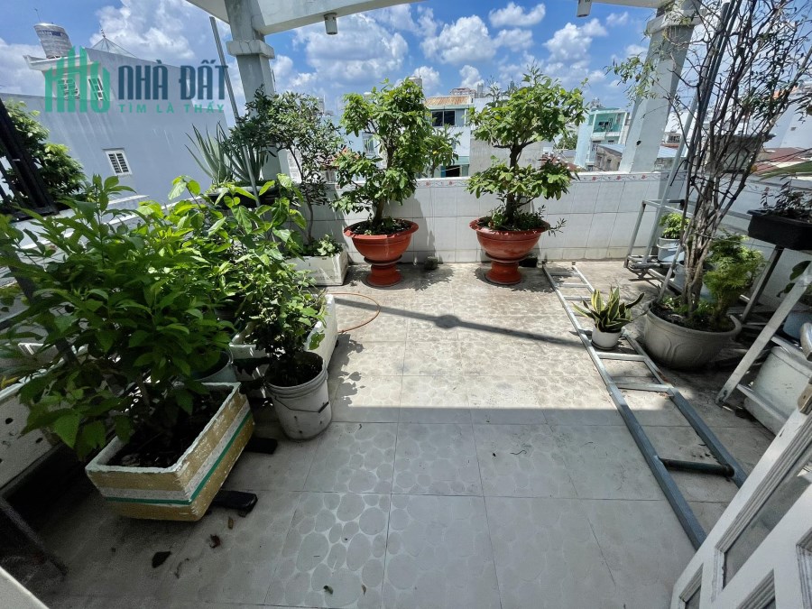 Cần bán nhà Lũy Bán Bích Hẻm xe hơi 5,2m x 15.5m, 3 lầu BTCT.