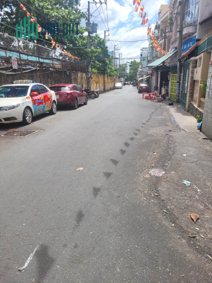 Chủ ngộp bank bán gấp nhà HXH Phan Văn Trị. Sổ không lỗi, nhà chưa qua đầu tư