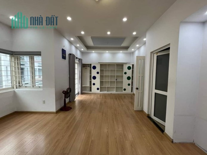Bán nhà hẻm 8 mét Trường Sa DT: 4.5x15m. Chủ ngộp bank, giá TL sâu