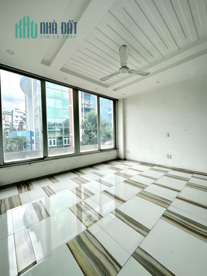 Bán tòa nhà 8 tầng MT Tạ Hiện. Hiếm nhà bán, chủ ngộp 20 tỷ