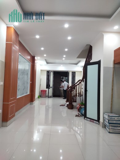 Bán nhà Hoàng Quốc Việt, Võ Chí Công dt 55 m² x 5 t 7 ngủ khép kín giá bán 5.9 tỷ.