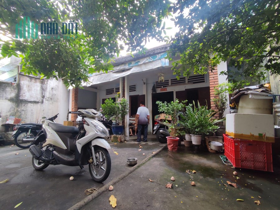 BÁN CHIA TÀI SẢN -DIỆN TÍCH KHỦNG 220m2 -NGANG GẦN 9M - HẺM XE HƠI HOÀNG HOA THÁM P7 BÌNH THẠNH -