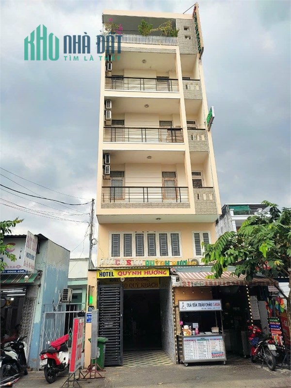 Nhà mặt tiền Lý Phục Man có sẵn dòng tiền 100tr tháng.