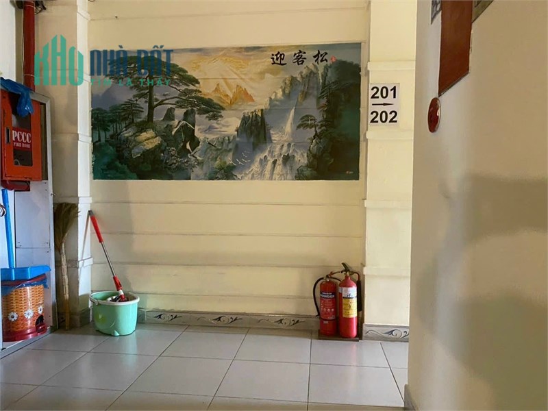 Nhà mặt tiền Lý Phục Man có sẵn dòng tiền 100tr tháng.