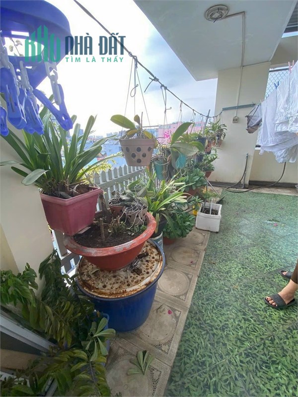 Nhà mặt tiền Lý Phục Man có sẵn dòng tiền 100tr tháng.