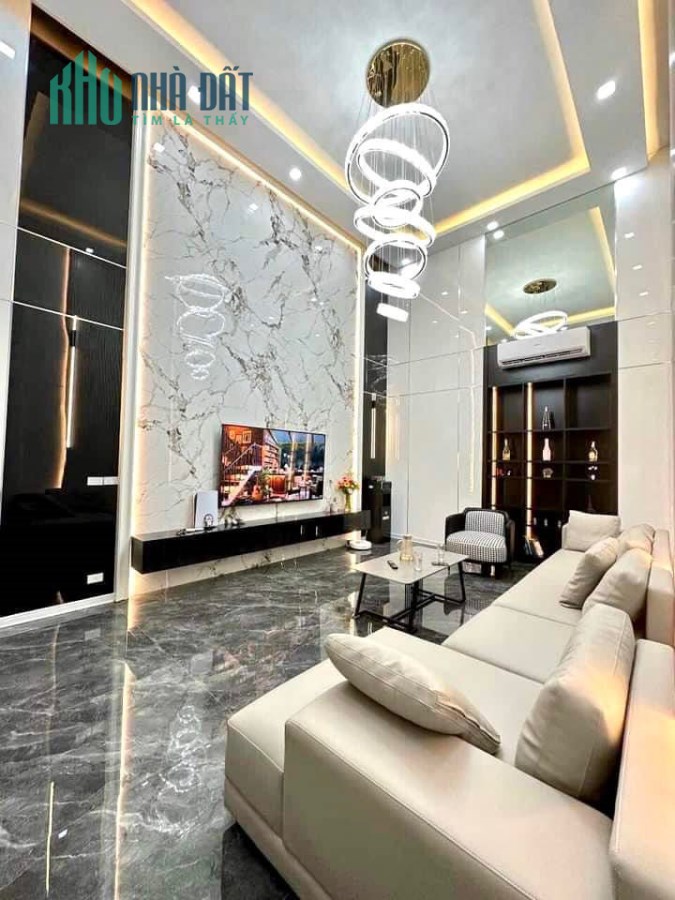 bán nhà Nguyễn Văn Cừ 92m x6 tầng, gara, thang máy, tặng full nội thất