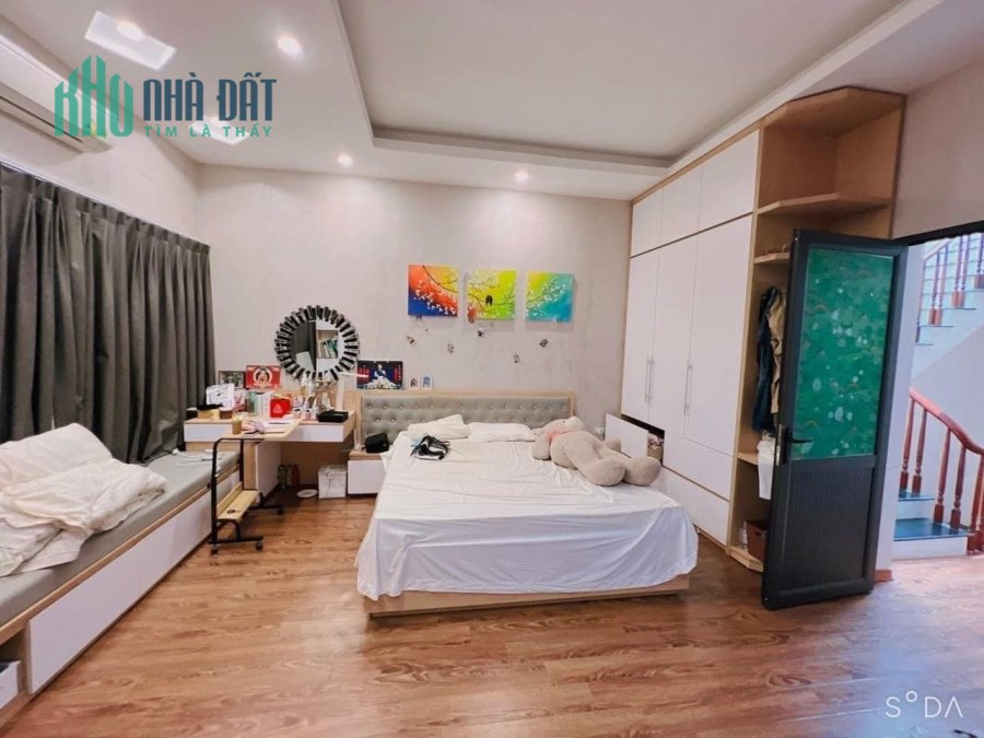 Của Hiếm! Mặt ngõ, TT Cầu Giấy, 3 thoáng, 40m ra phố, ba gác đua, 43m, 4T, 5.3 tỷ TL sâu
