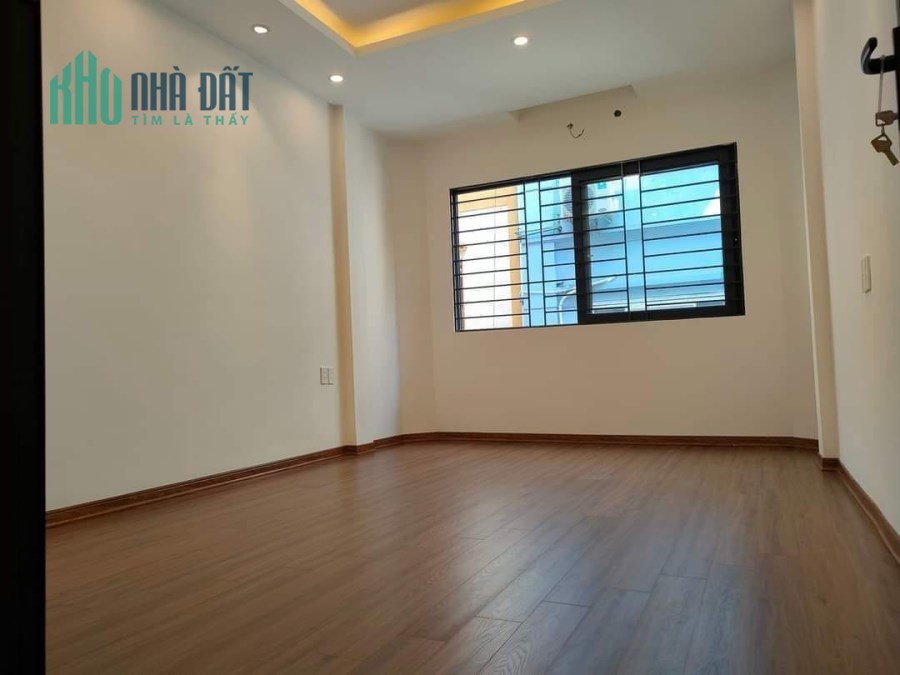 58M2X4T PHÂN LÔ ĐỖ QUANG Ô TÔ TRÁNH 2 MẶT NGÕ Ở VIP