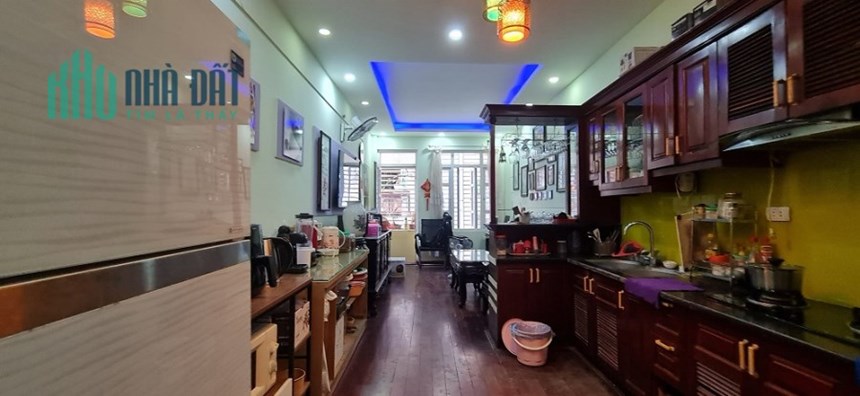 NHÀ PHÂN LÔ MAI DỊCH, Ô TÔ CHẠY XUNG QUANH – GARA, KINH DOANH ĐỈNH – 6T, 7.2 TỶ