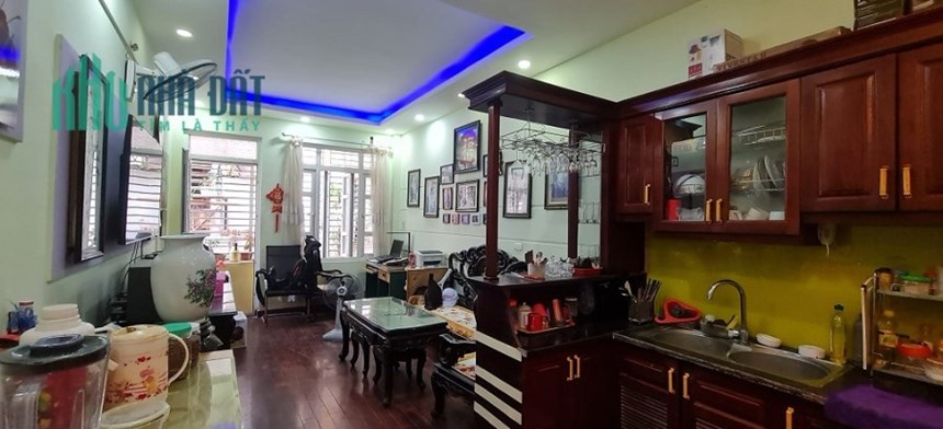 NHÀ PHÂN LÔ MAI DỊCH, Ô TÔ CHẠY XUNG QUANH – GARA, KINH DOANH ĐỈNH – 6T, 7.2 TỶ