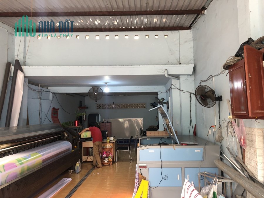 210m2 ngang 8m dài 28m. Nhà sát Mặt tiền Lê Văn Việt. Giá 14.5ty TL