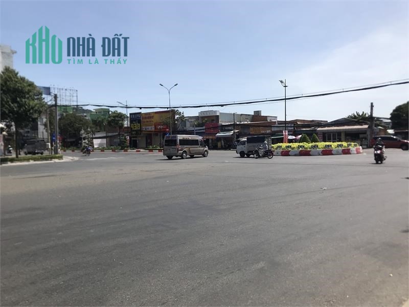 Cho thuê mặt tiền kinh doanh kính đẹp đường lê hồng phong, tpvt