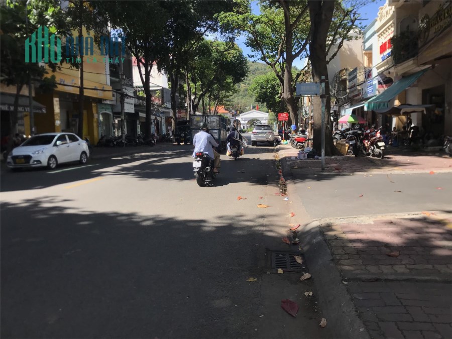 Cho thuê mặt bằng 1t3l kính đẹp đường phạm hồng thái, tpvt