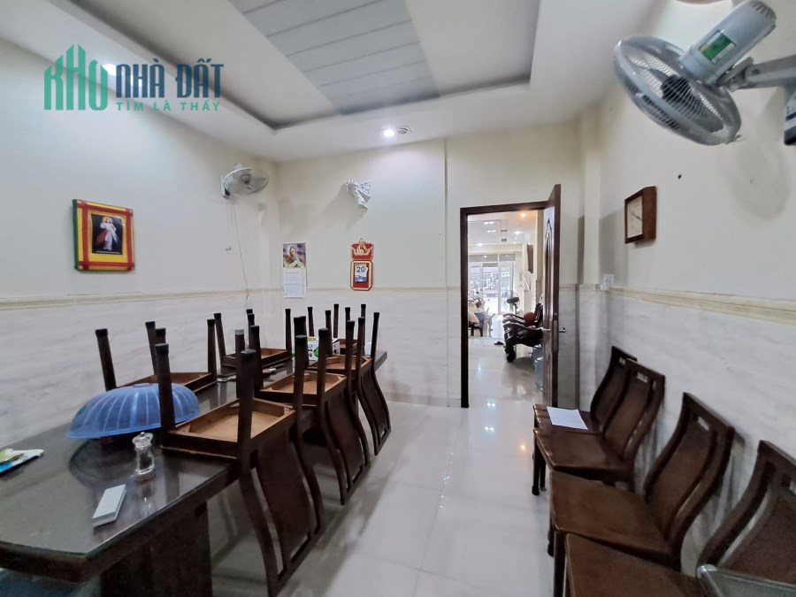 Bán Nhà Mặt tiền Nguyễn Ngọc Nhựt, ngay Chợ Tân Hương, DT: 4x20m, 5T -6PN, 12 Tỷ.